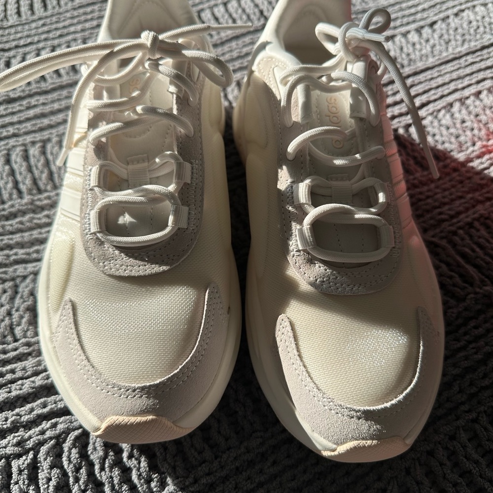 Addidas size 7